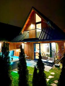 Domki Siodemka każdy z prywatnym jacuzzi