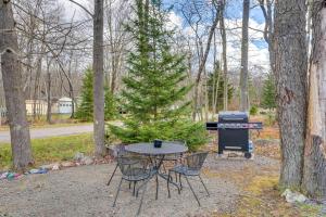 Game Room, Hot Tub & Fire Pit: Pocono Lake Escape!