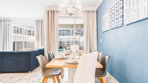 4BR Retreat in Champions Gate w Private Pool