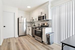 Charming Modern apartment in Santa Monica