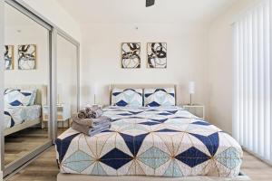 Charming Modern apartment in Santa Monica