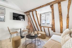 Historical apartment in the heart of Paris - 8