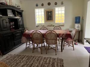 Casa Pé na areia Temporada Completa Enseada Ubatuba Garagem Churrasqueira