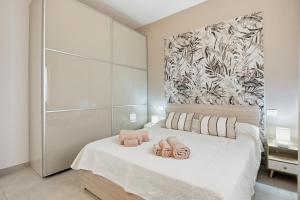 Residence Moresca , Appartamento Tavolara con Giardino e Vista Mare a 80 mt dalla Spiaggia