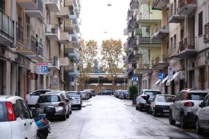 BARIPARTI-Appartamento BARI centrale con giardino