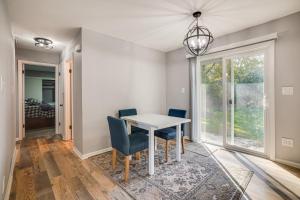 2 Mi to Pewaukee Lake! Peaceful Retreat with Yard