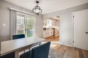 2 Mi to Pewaukee Lake! Peaceful Retreat with Yard