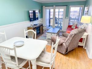 Tilghman Beach and Racquet Club 364