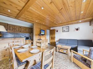 Appartement cosy près du centre et des pistes avec balcon, parking, 6 couchages - FR-1-623-305