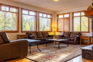 Black Diamond Chalet by Fernie Central Reservations