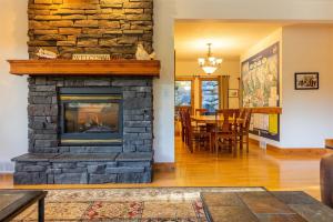 Black Diamond Chalet by Fernie Central Reservations