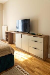Mountain Views Diamond Suite - 2BR - 15th Floor - Free Parking