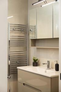 Mountain Views Diamond Suite - 2BR - 15th Floor - Free Parking