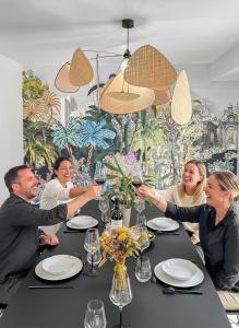 Villa dException avec piscine & spa à Mérignac - Aeroport - Tram direct centre - Aéroparc Business Center Mérignac - Airbus Thales Safran - Hôpital Charles Perrens - Hôpital Pellegrin - ZI Espace Mérignac Phare