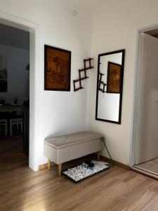 Anna Apartment, Stylish One-Bedroom with Large Balcony and Parking