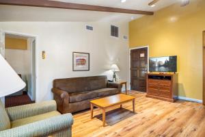 Studio Apartment- Atrium Building- Roundhouse Residences