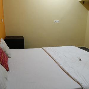 One love guest house morjim