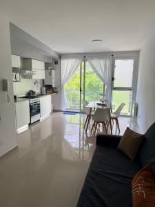 Las Lomitas Torre London