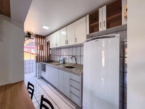 Apê Completo, AC, Wi-Fi | 350m Praia Canasvieiras