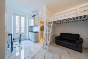 Milan St Laurent Apartment