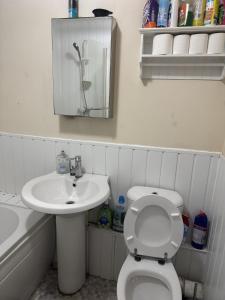 Short stay room in Cardiff