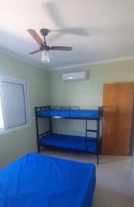 Apê com varanda gourmet em Maranduba!