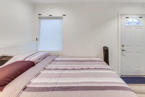 Work and Play! North Hills Studio 15 Mi to Hollywood