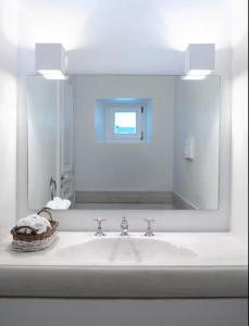 Villa Delilah - Paradise Estate Mykonos - Views, Party, Memories 2026