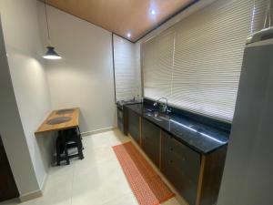 Em frente ao Polo Shopping