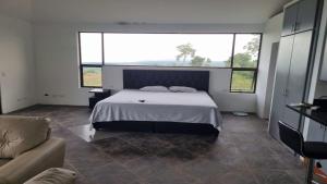 Sunrise Love Studio Tambor Hills