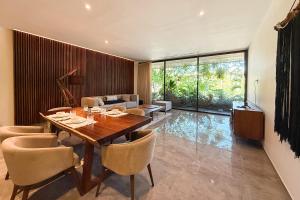 Resort-Style 2-Bedroom Apt | Balcony, Pool, Gym & More at Mistiq