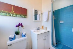 Sleek Studio Near Downtown LA • AC • WiFi • Snacks