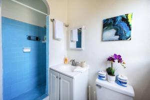 Lovely Studio Near Downtown LA with AC WiFi and Snacks