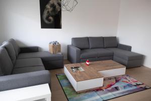 The Head Elf Home - by SharpCat