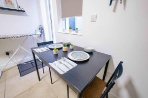 Explore Cardiff - Stylish Studio Apartment Near City Centre