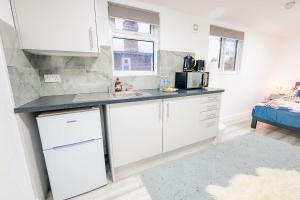 Modern Studio - Perfect for Work or Relaxation