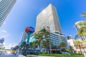 Ocean Luxe Pad for 6 Guests with Poolside Access