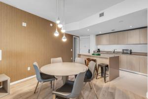 Ocean Luxe Pad for 6 Guests with Poolside Access