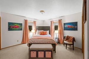 Hutch N Snow House AK