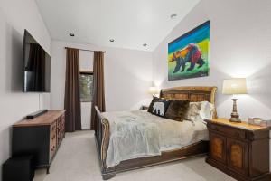 Hutch N Snow House AK