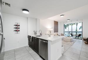 Heart of Miami apartment with free parking