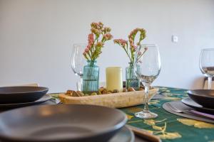 Elegant seafront apartment