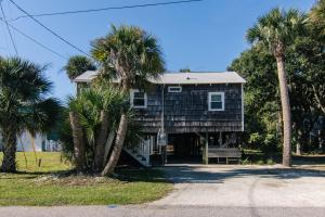 1104 Byrd St-The Dolphin
