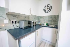 Cosy Cardiff Studio with Fast WiFi & Garden View