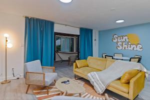 Kissimmee Retreat with Jacuzzi and Games