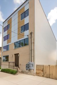 Modern 2BR&2BAQueen BedWork DeskWiFiWD