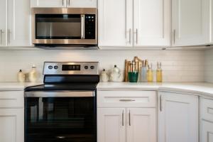 Modern 2BR&2BAQueen BedWork DeskWiFiWD