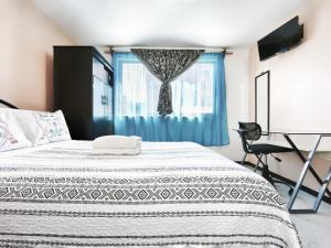 Nice bedroom at 5 min Mexico City Airport T1 & T2