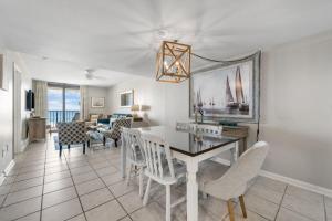 Phoenix II 2023 by Youngs Suncoast