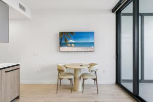 72 Park - Miami Beach Condo w Beach Access